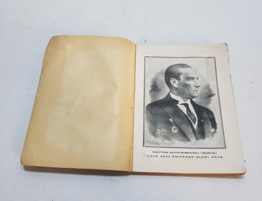 ERMENİCE YAZILI 1861DEN 1927YE TÜRK BÜYÜKLERİ İSİMLİ BASKI KİTAP
