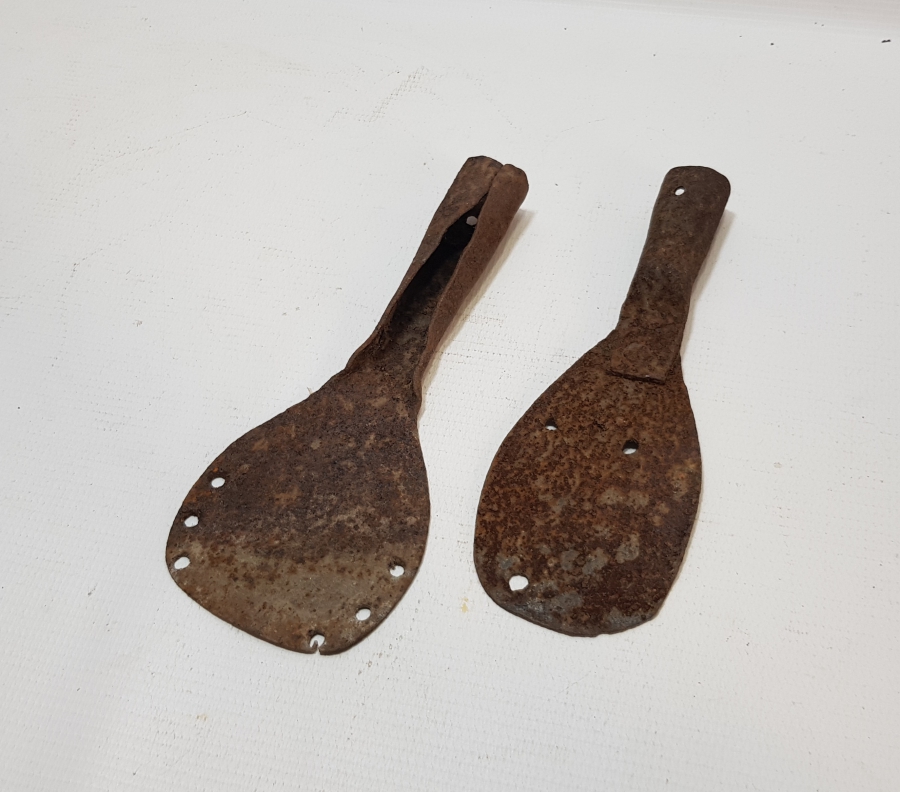 OSMANLI DÖNEMİ İKİ ADET EL YAPIMI NADİR FIRIN KÜREĞİ