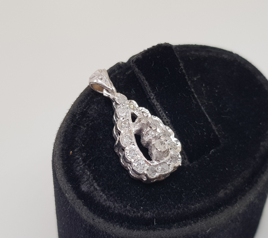 PIRLANTA TAŞLI ÖZEL YAPIM DAMLA MODEL KOLYE UCU