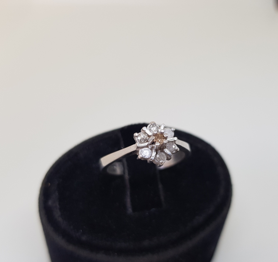 PAPATYA MODELİ PIRLANTA TAŞLI YÜZÜK