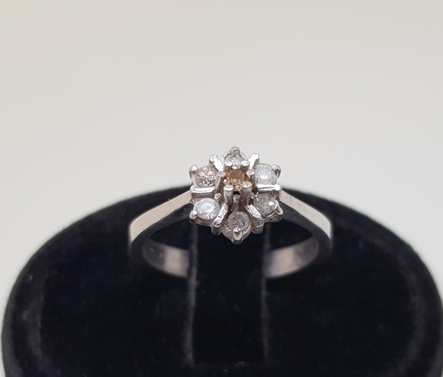 PAPATYA MODELİ PIRLANTA TAŞLI YÜZÜK