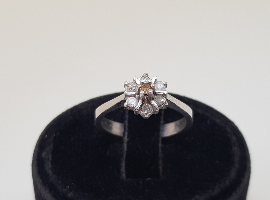 PAPATYA MODELİ PIRLANTA TAŞLI YÜZÜK