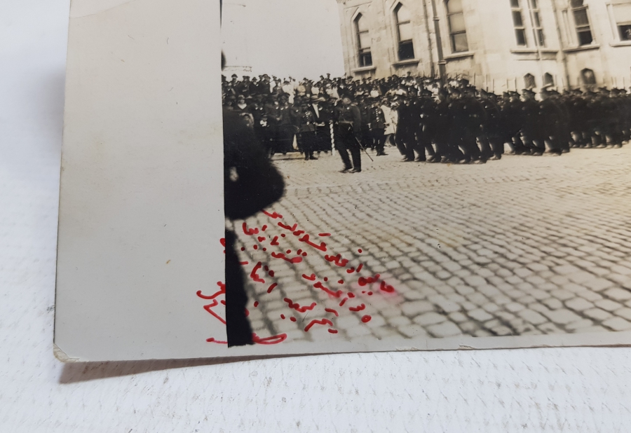 ÜZERİ OSMANLICA YAZILI SUBAYLAR GÖRSELLİ CUMHURİYET BAŞLARI FOTOĞRAF