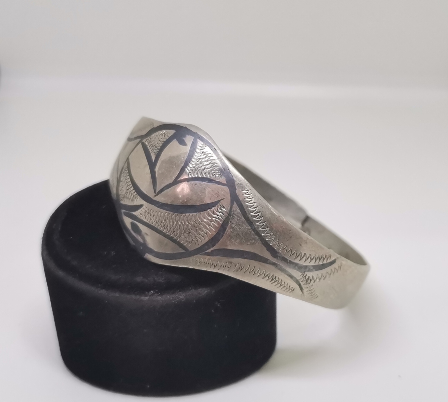 ÜZERİ LALE MOTİFLİ VAN İŞİ ANTİKA SAVATLI BİLEZİK