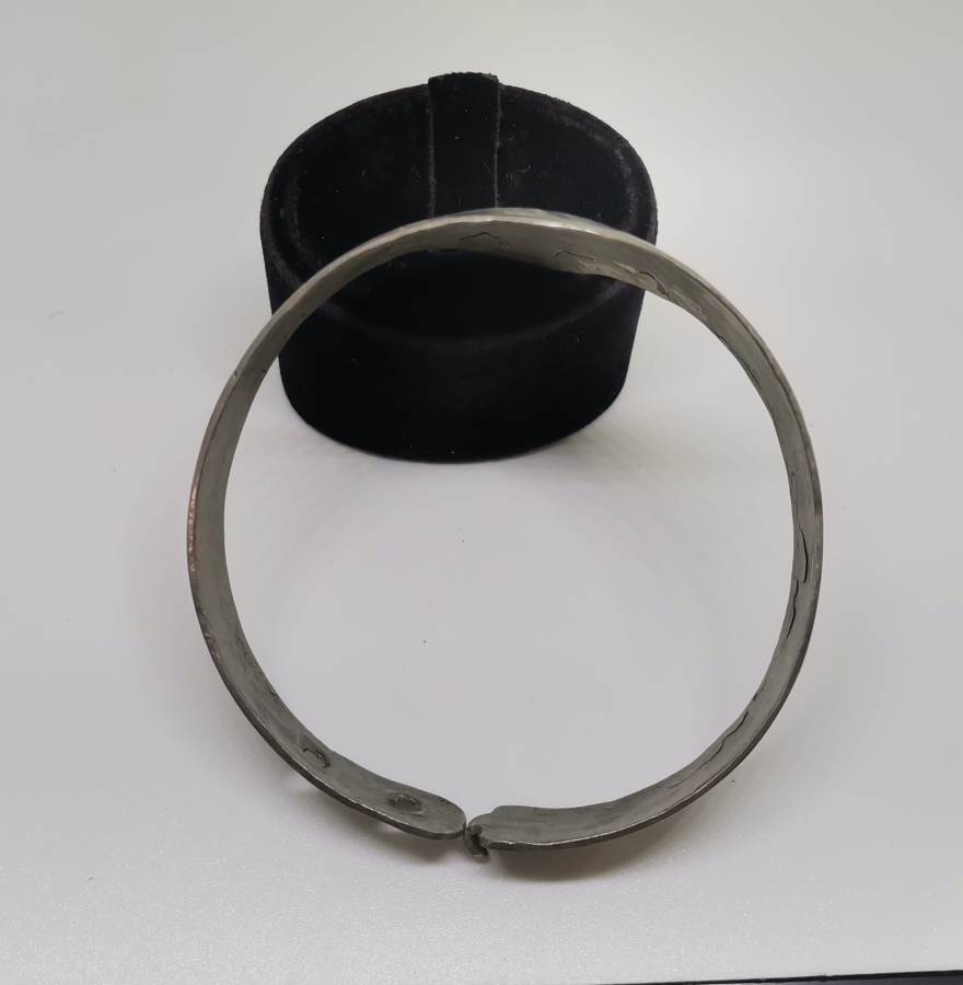 ÜZERİ LALE MOTİFLİ VAN İŞİ ANTİKA SAVATLI BİLEZİK