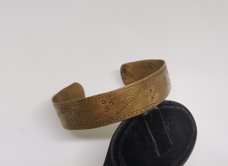 OSMANLI DÖNEMİ ÜZERİ İŞLEMELİ ROMATİZMA BİLEKLİĞİ