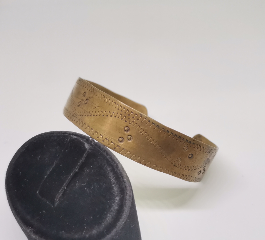 OSMANLI DÖNEMİ ÜZERİ İŞLEMELİ ROMATİZMA BİLEKLİĞİ