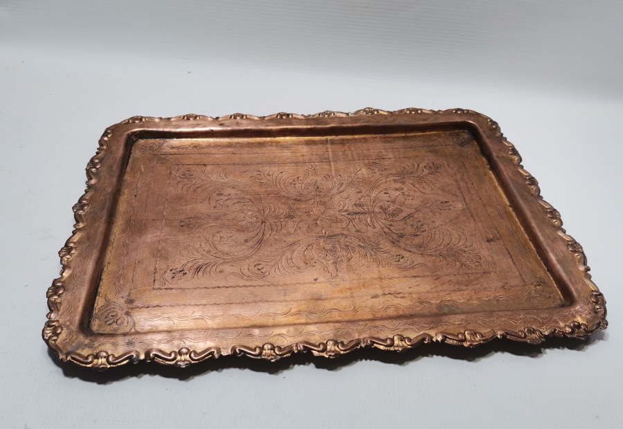 ÜZERİ KALEM VE KABARTMA İŞÇİLİKLİ NADİR ESERİ İSTANBUL KAHVE TEPSİSİ