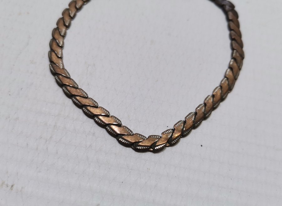 KABARTMA İŞÇİLİKLİ GÜMÜŞ KAPLAMA ANTİKA BİLEKLİK