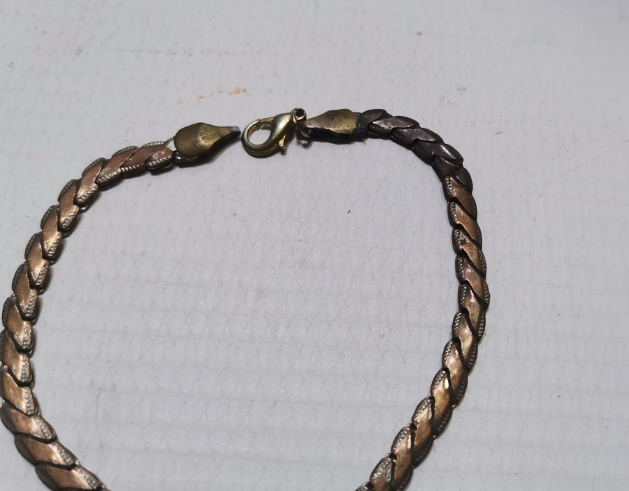 KABARTMA İŞÇİLİKLİ GÜMÜŞ KAPLAMA ANTİKA BİLEKLİK