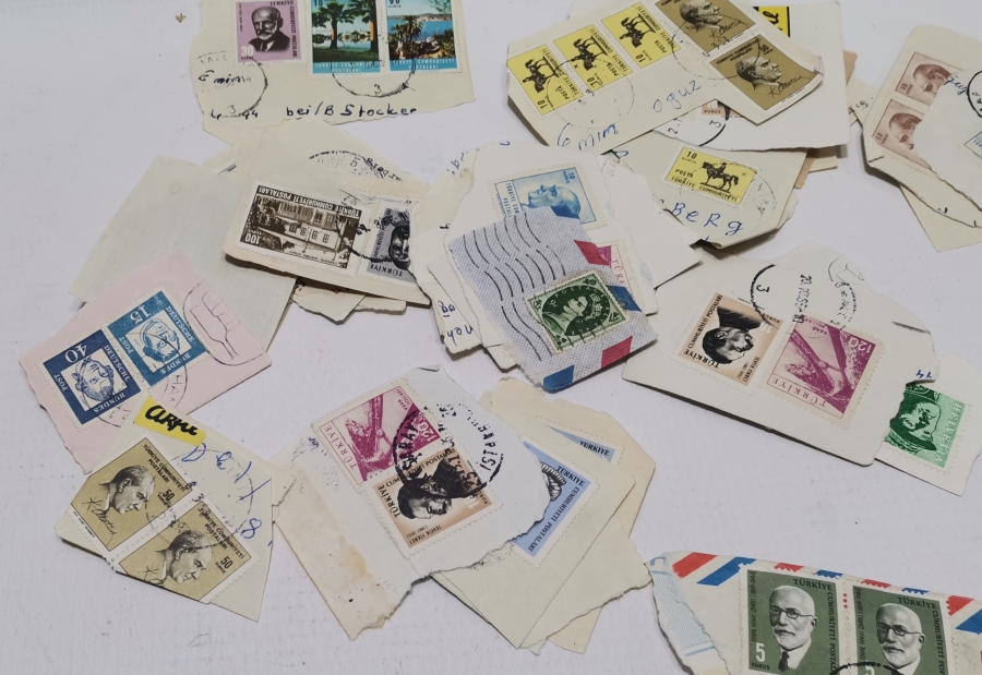 YERLİ VE YABANCI MEKTUPTAN KESİLME ANTİKA PUL LOTU