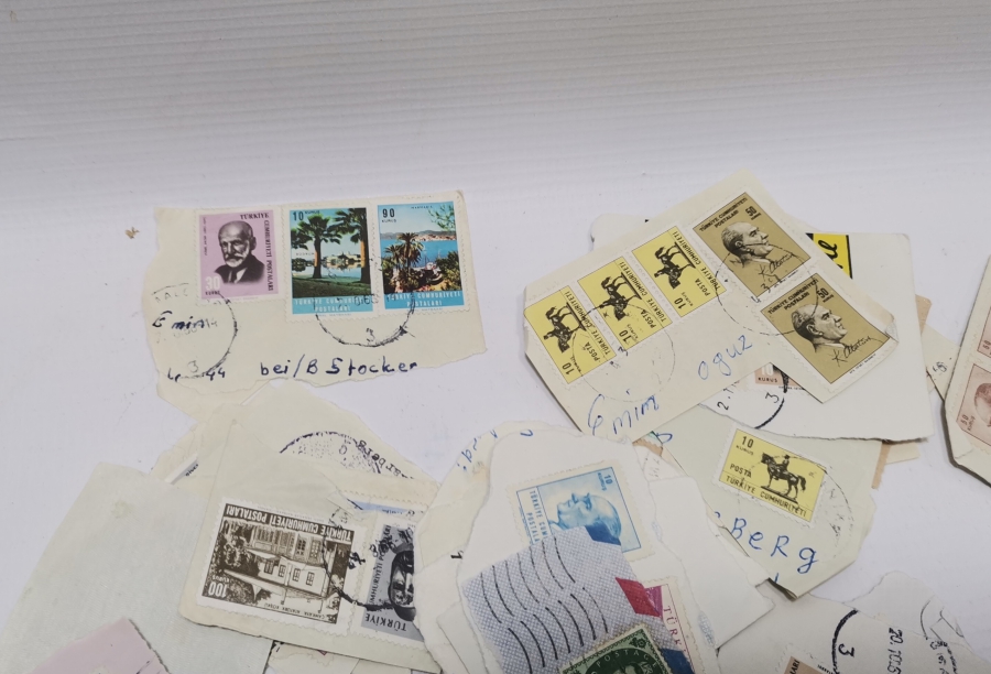 YERLİ VE YABANCI MEKTUPTAN KESİLME ANTİKA PUL LOTU