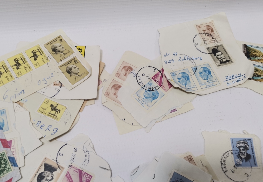 YERLİ VE YABANCI MEKTUPTAN KESİLME ANTİKA PUL LOTU