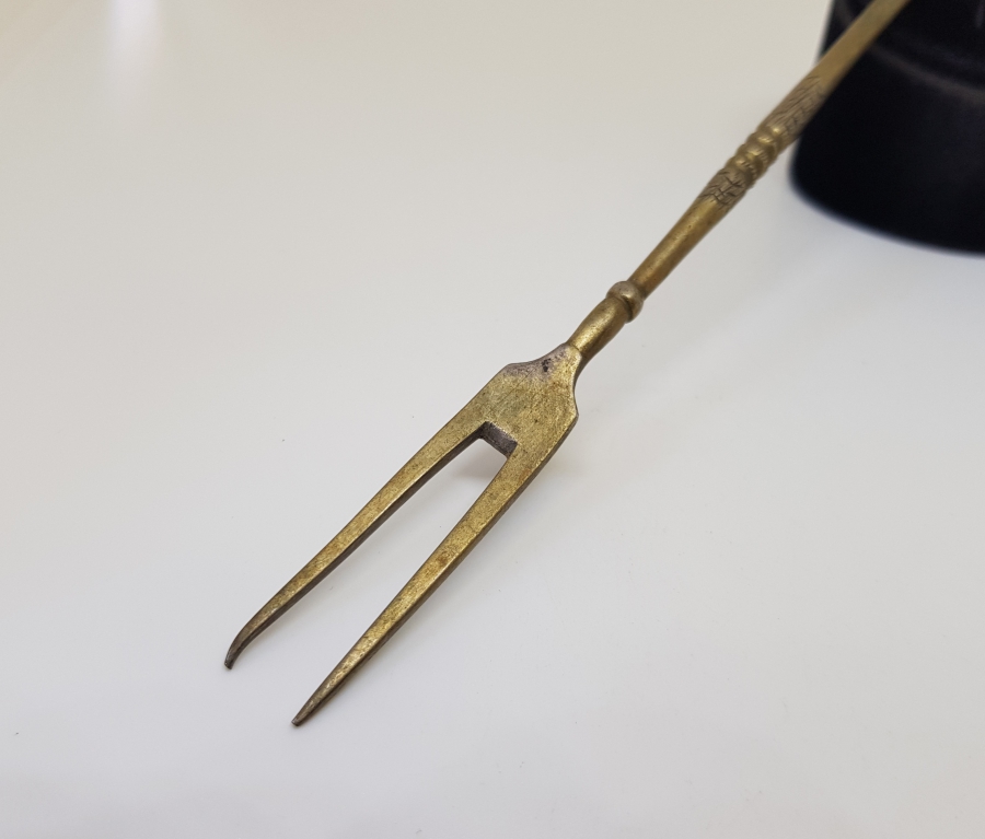 ÜZERİ KALEM İŞÇİLİKLİ OSMANLI DÖNEMİ ALTIN VARAKLI NADİR ÇATAL