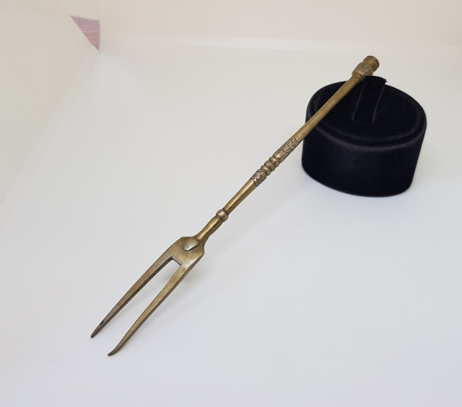 ÜZERİ KALEM İŞÇİLİKLİ OSMANLI DÖNEMİ ALTIN VARAKLI NADİR ÇATAL