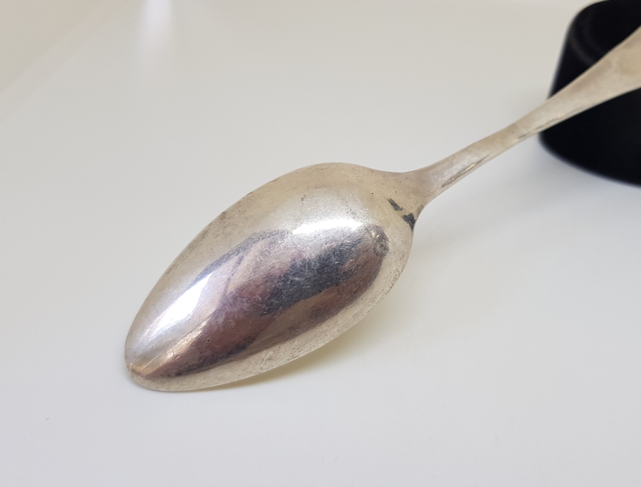 ABDÜLHAMİD HAN DÖNEMİ KABARTMA İŞÇİLİKLİ TUĞRALI, SAH DAMGALI VE ÇEŞNİLİ NADİR TİPTE GÜMÜŞ TATLI KAŞIĞI