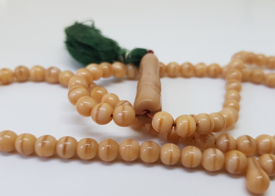 ORİJİNAL PÜSKÜLÜYLE NADİR TİPTE OSMANLI DÖNEMİ BEYKOZ NAMAZ TESPİHİ