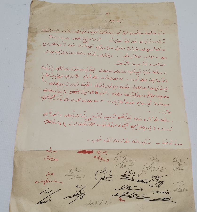 ANKARA'NIN BAŞKENT OLMASIYLA İLGİLİ VERİLMİŞ İSMET İNÖNÜ, KAZIM KARABEKİR GİBİ ÖNEMLİ KİŞİLERİN İMZALARI BULUNAN ÇOK NADİR EL YAZMA KANUN TEKLİFİ