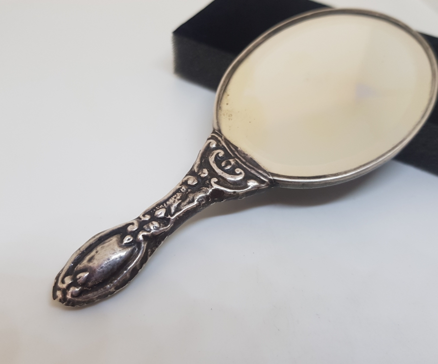 KABARTMA İŞÇİLİKLİ ANTİKA GÜMÜŞ EL AYNASI