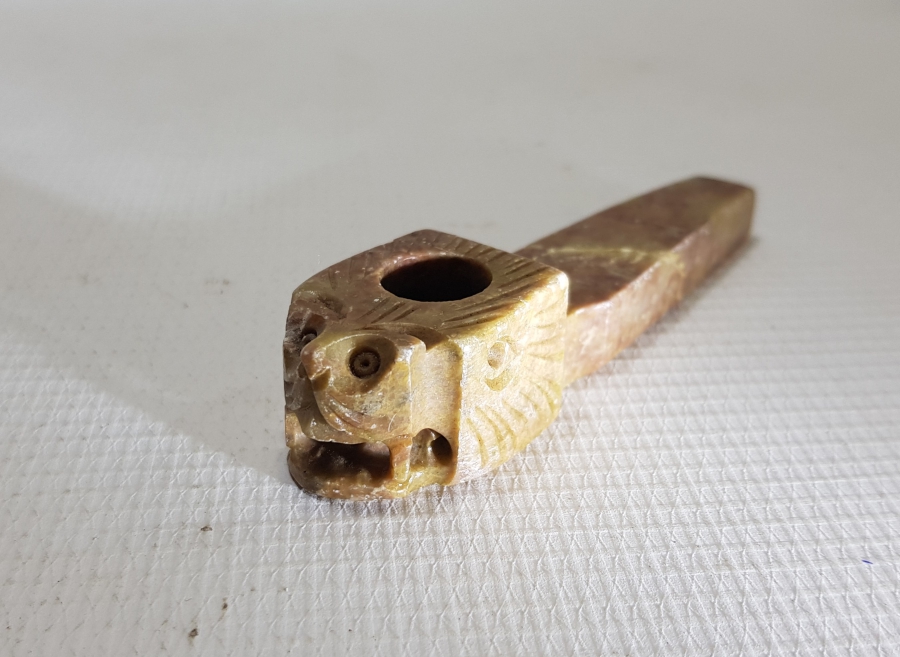 JADE TAŞINDAN YAPILMIŞ ANTİKA SİGARA AĞIZLIĞI