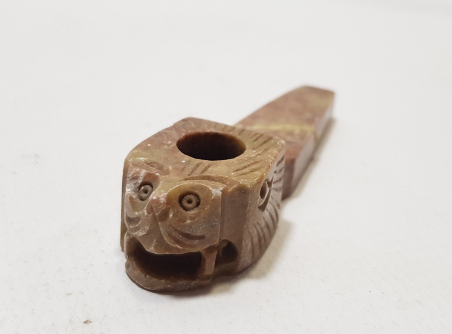 JADE TAŞINDAN YAPILMIŞ ANTİKA SİGARA AĞIZLIĞI