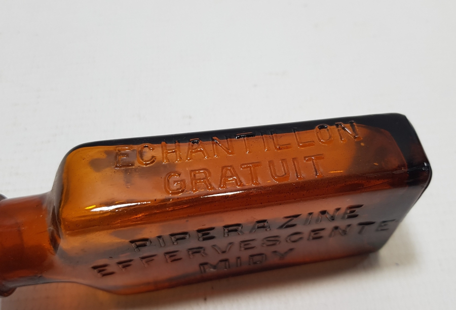 OSMANLI DÖNEMİ KABARTMA İŞÇİLİKLİ NADİR İLAÇ ŞİŞESİ