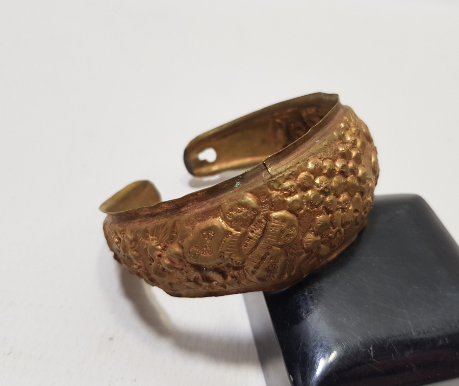 ÜZERİ KABARTMA İŞÇİLİKLİ OSMANLI DÖNEMİ TOMBAK BİLEZİK