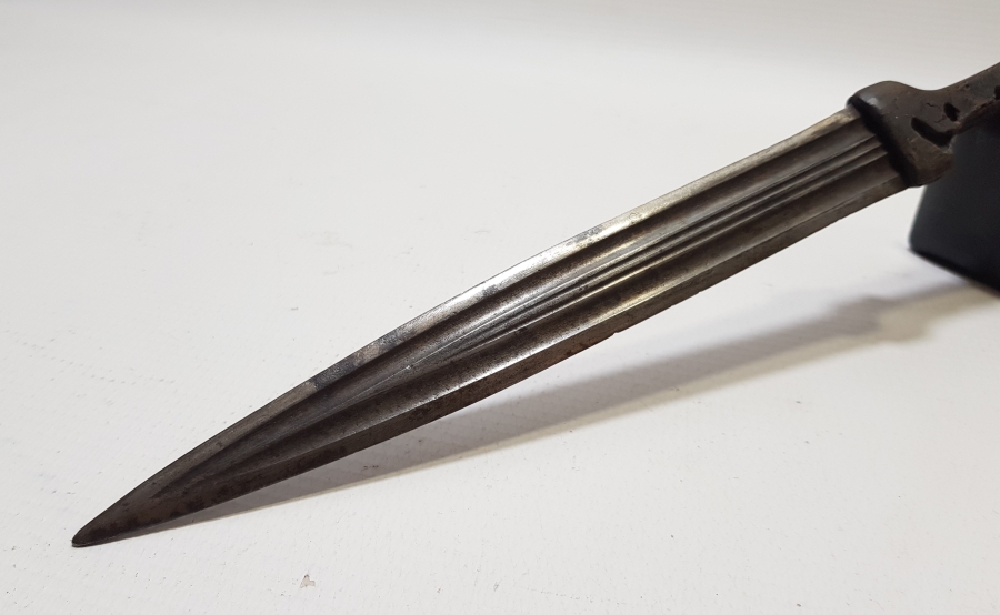 ÜZERİ USTA DAMGALI OSMANLI DÖNEMİ BOYNUZ SAPLI BÜYÜK BOY ÇERKES KAMASI