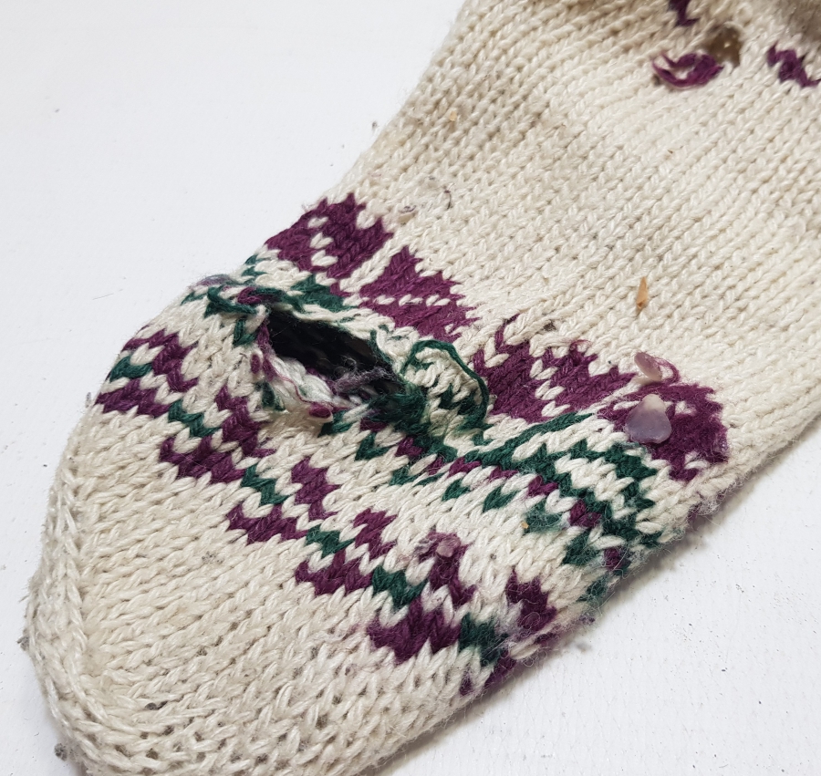 ÜZERİ İŞLEMELİ OSMANLI DÖNEMİ EL ÖRGÜSÜ PATİK