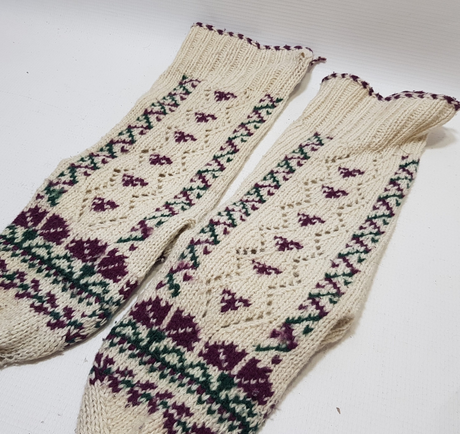 ÜZERİ İŞLEMELİ OSMANLI DÖNEMİ EL ÖRGÜSÜ PATİK