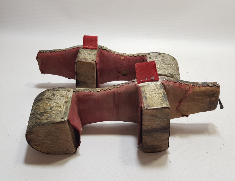 ÜZERİ KABARTMA İŞÇİLİKLİ OSMANLI DÖNEMİ TAKUNYA - NALIN