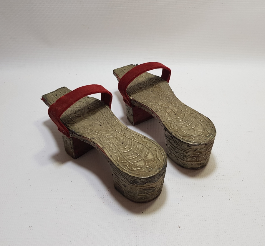 ÜZERİ KABARTMA İŞÇİLİKLİ OSMANLI DÖNEMİ TAKUNYA - NALIN