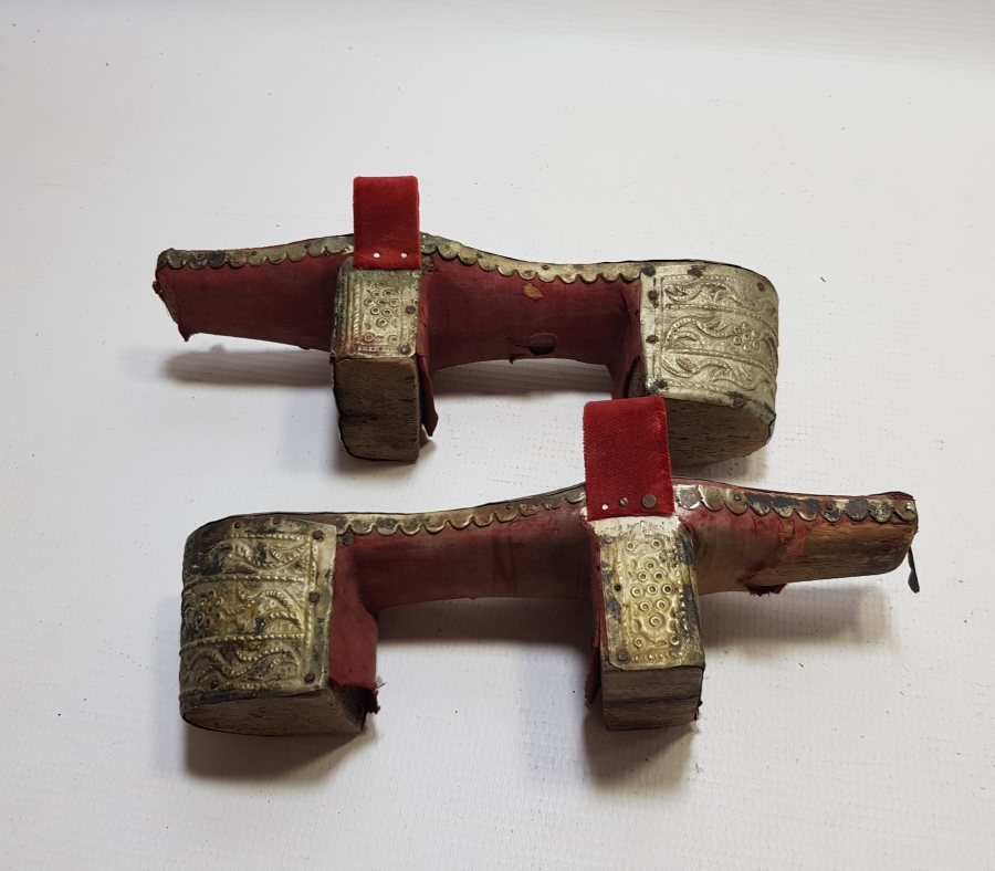 ÜZERİ KABARTMA İŞÇİLİKLİ OSMANLI DÖNEMİ TAKUNYA - NALIN