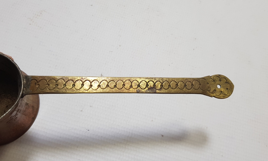 TAMAMI İŞLEMELİ VE DAMGALI KAHVE CEZVESİ