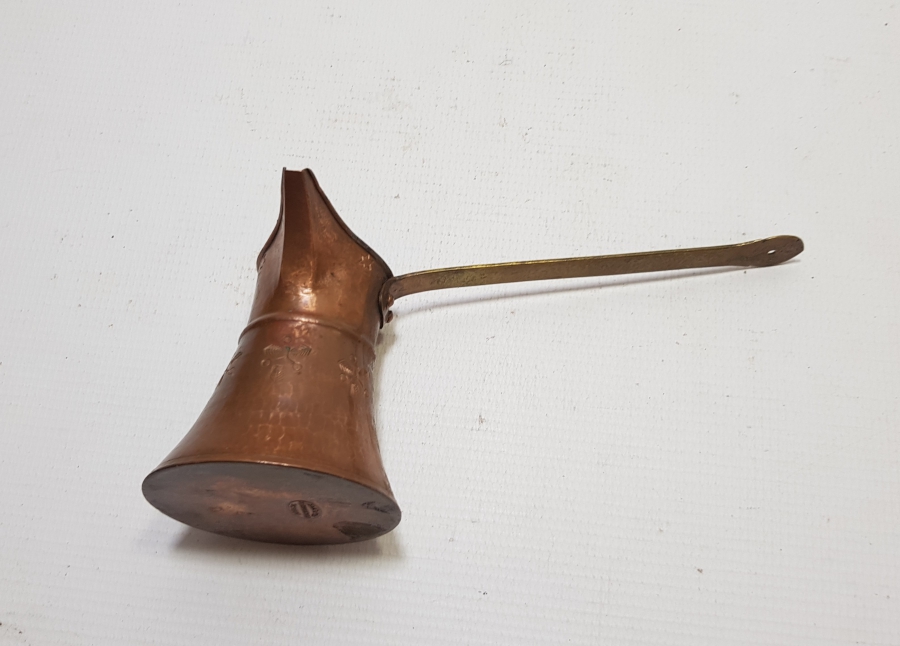 TAMAMI İŞLEMELİ VE DAMGALI KAHVE CEZVESİ