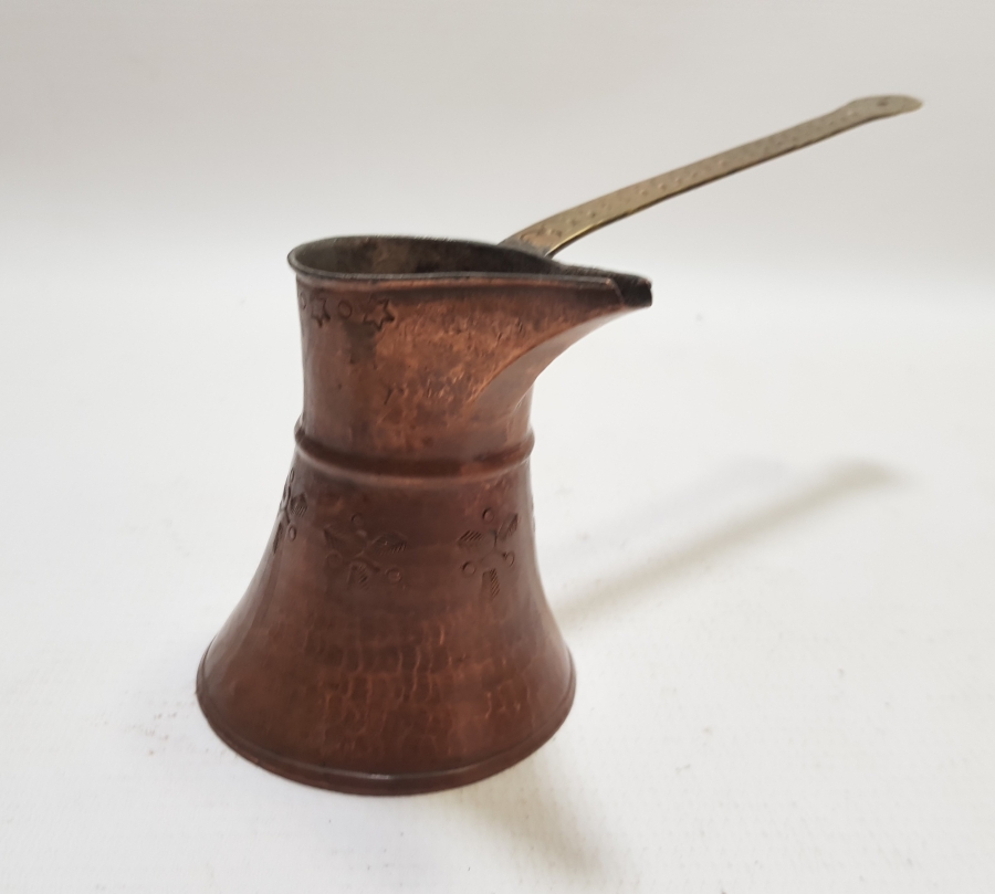 TAMAMI İŞLEMELİ VE DAMGALI KAHVE CEZVESİ