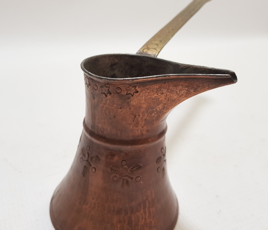 TAMAMI İŞLEMELİ VE DAMGALI KAHVE CEZVESİ