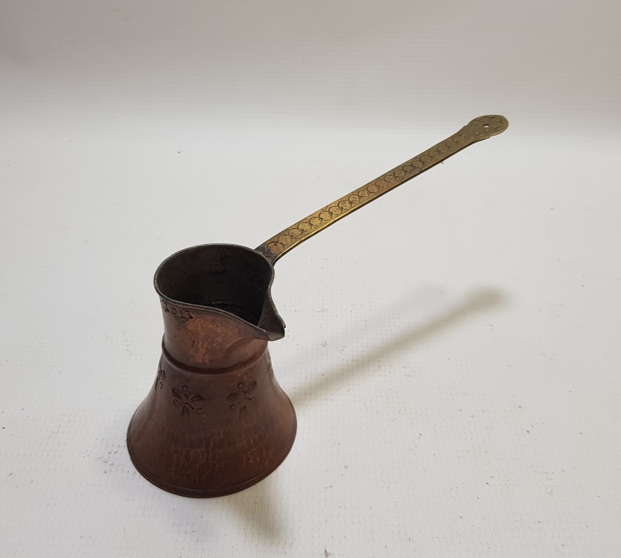 TAMAMI İŞLEMELİ VE DAMGALI KAHVE CEZVESİ