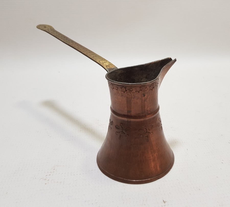 TAMAMI İŞLEMELİ VE DAMGALI KAHVE CEZVESİ