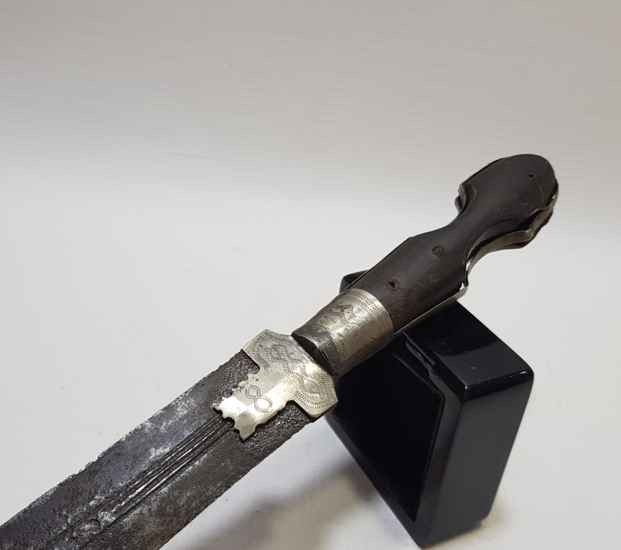 1946 TARİHLİ BOYNUZ SAPLI VE KALEM İŞÇİLİKLİ BURSA İŞİ KABADAYI KAMASI