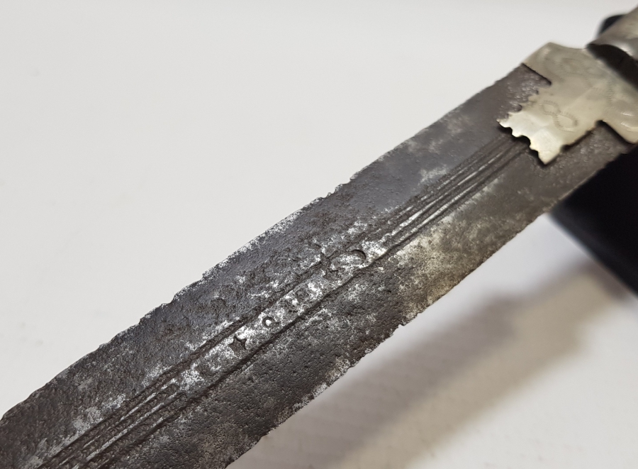 1946 TARİHLİ BOYNUZ SAPLI VE KALEM İŞÇİLİKLİ BURSA İŞİ KABADAYI KAMASI