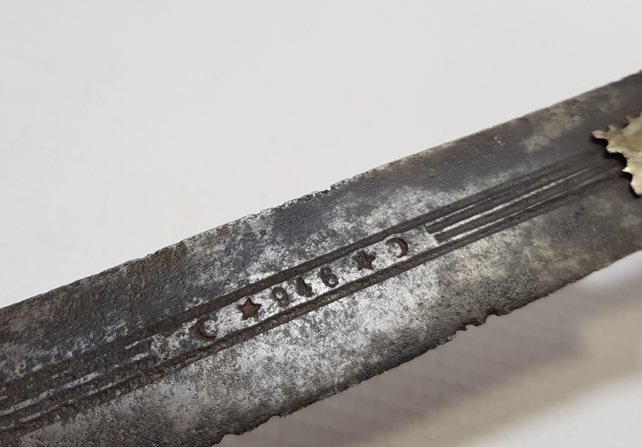 1946 TARİHLİ BOYNUZ SAPLI VE KALEM İŞÇİLİKLİ BURSA İŞİ KABADAYI KAMASI