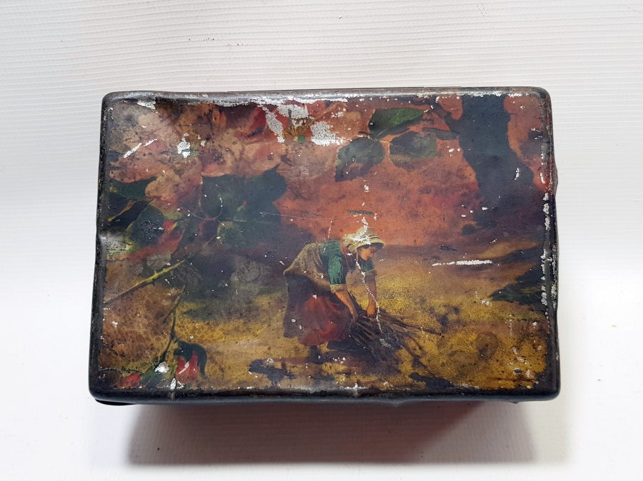 ÜZERİNDE 3 DİLDE DAMGA BULUNAN OSMANLI DÖNEMİ YAVRUYAN KAPAKLI KUTU