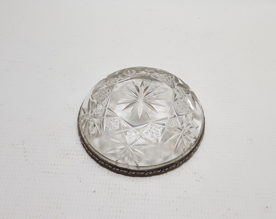 MEŞHUR SAURY USTA YAPIMI KRİSTAL KESME İŞÇİLİKLİ OSMANLI DÖNEMİ GÜMÜŞ APLİKLİ İKRAMLIK