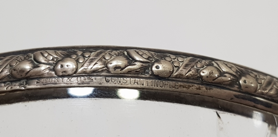 MEŞHUR SAURY USTA YAPIMI KRİSTAL KESME İŞÇİLİKLİ OSMANLI DÖNEMİ GÜMÜŞ APLİKLİ İKRAMLIK