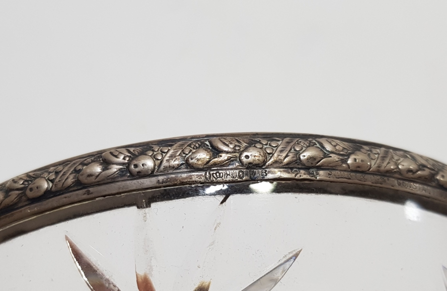 MEŞHUR SAURY USTA YAPIMI KRİSTAL KESME İŞÇİLİKLİ OSMANLI DÖNEMİ GÜMÜŞ APLİKLİ İKRAMLIK