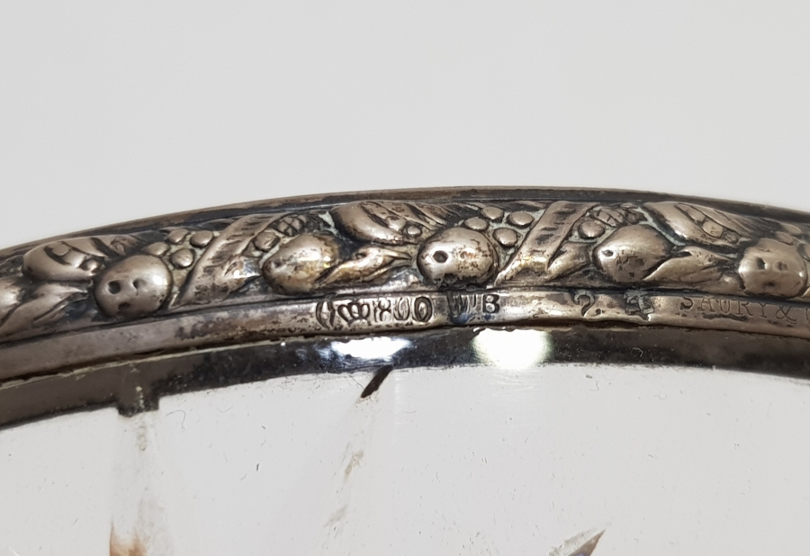 MEŞHUR SAURY USTA YAPIMI KRİSTAL KESME İŞÇİLİKLİ OSMANLI DÖNEMİ GÜMÜŞ APLİKLİ İKRAMLIK