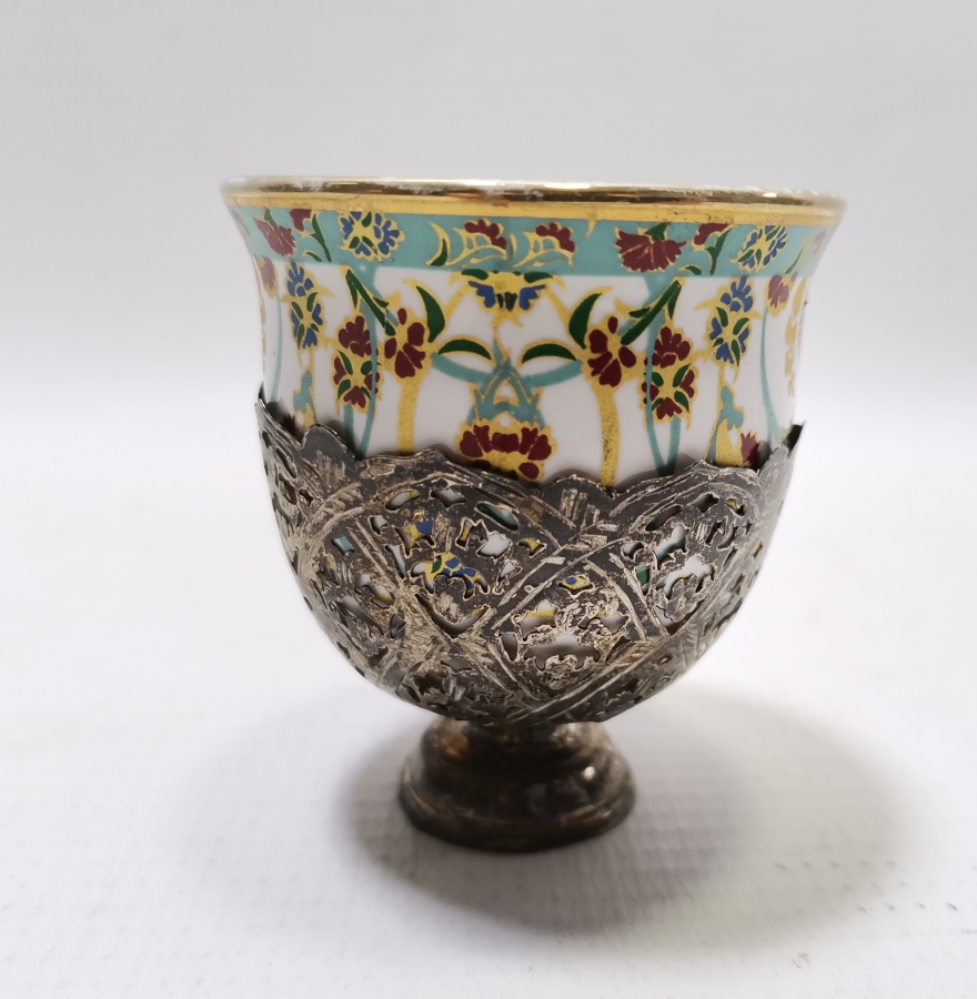 TESTERE İŞÇİLİKLİ ABDÜLHAMİD HAN DÖNEMİ TUĞRALI VE SAH DAMGALI ORİJİNAL FİNCANI İLE FİNCAN ZARFI