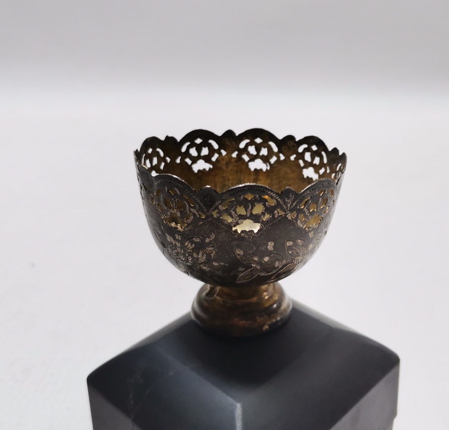 OSMANLI DÖNEMİ TESTERE VE KALEM İŞÇİLİKLİ TUĞRALI GÜMÜŞ FİNCAN ZARFI