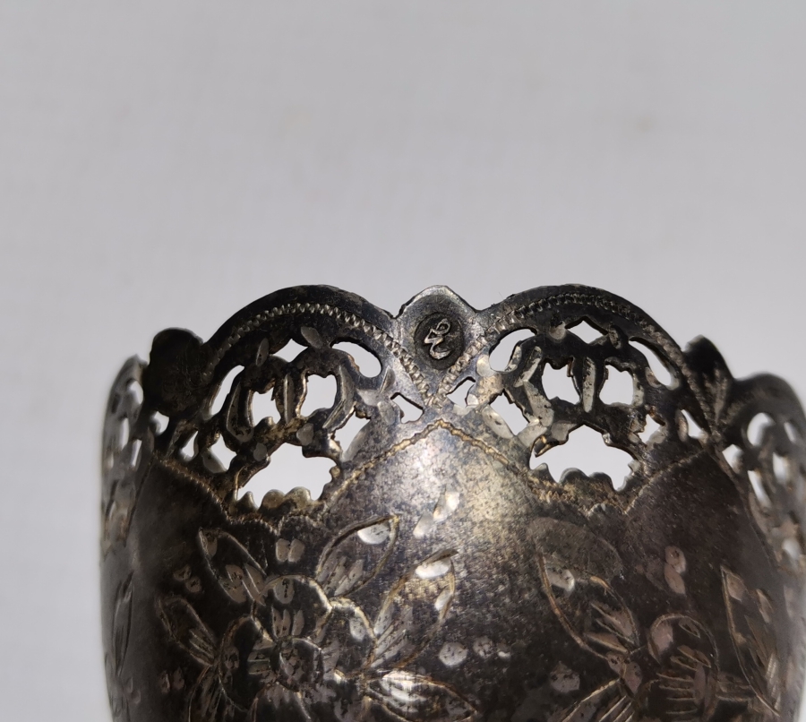 OSMANLI DÖNEMİ TESTERE VE KALEM İŞÇİLİKLİ TUĞRALI GÜMÜŞ FİNCAN ZARFI